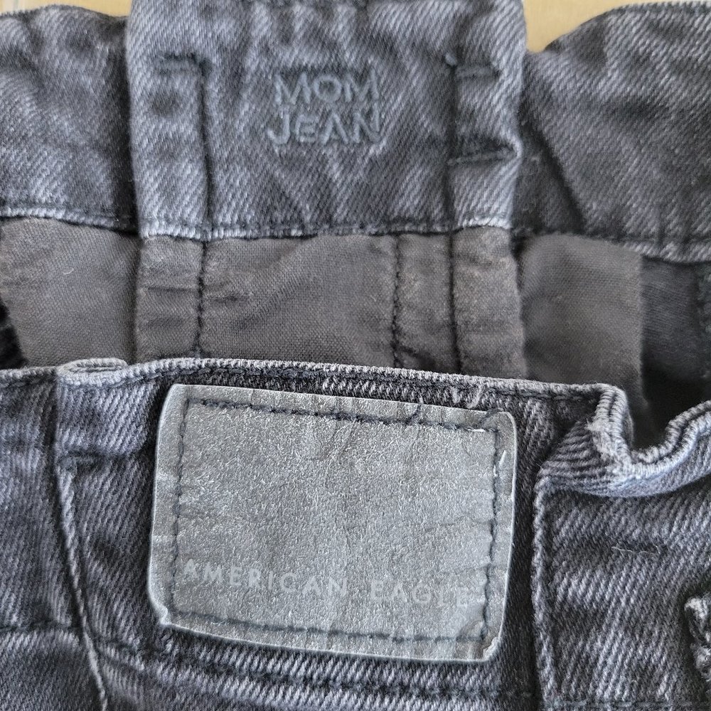 American Eagle  High Rise Mom Regular Denim Jeans - Picture 9 of 11